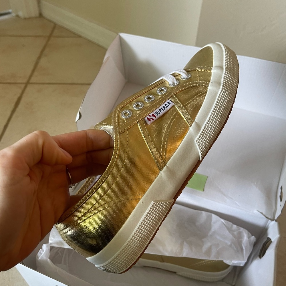 Brand new in box never worn Superga Womens size 8 1/2 metallic gold